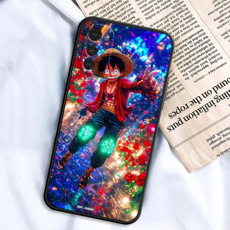 Funda de teléfono genial de anime de Luffy Zoro para Motorola G85 Edge 50 G24 G35 G14 G04 40 G72 G34 G G54 G13 G32 5G Negra