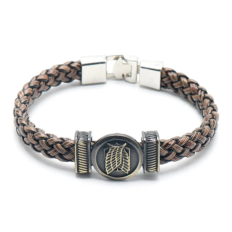 Accesorios de anime One Piece Naruto ataque al gigante pulsera de cuero trenzado con hebilla multicapa anillo regalo de cumpleaños.